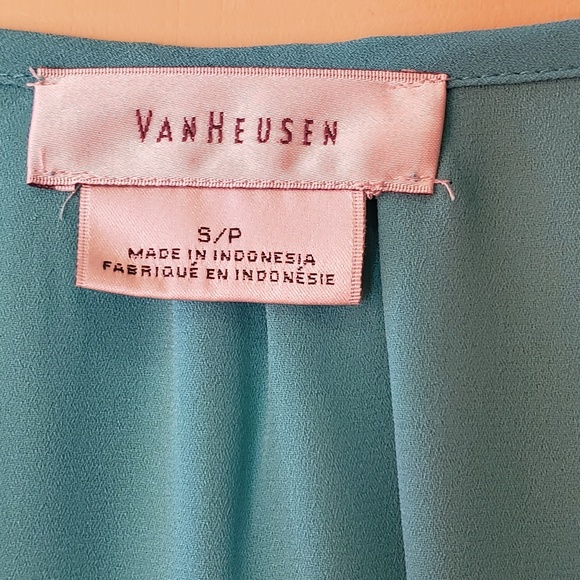Van Heusen Blouse - Picture 7 of 7